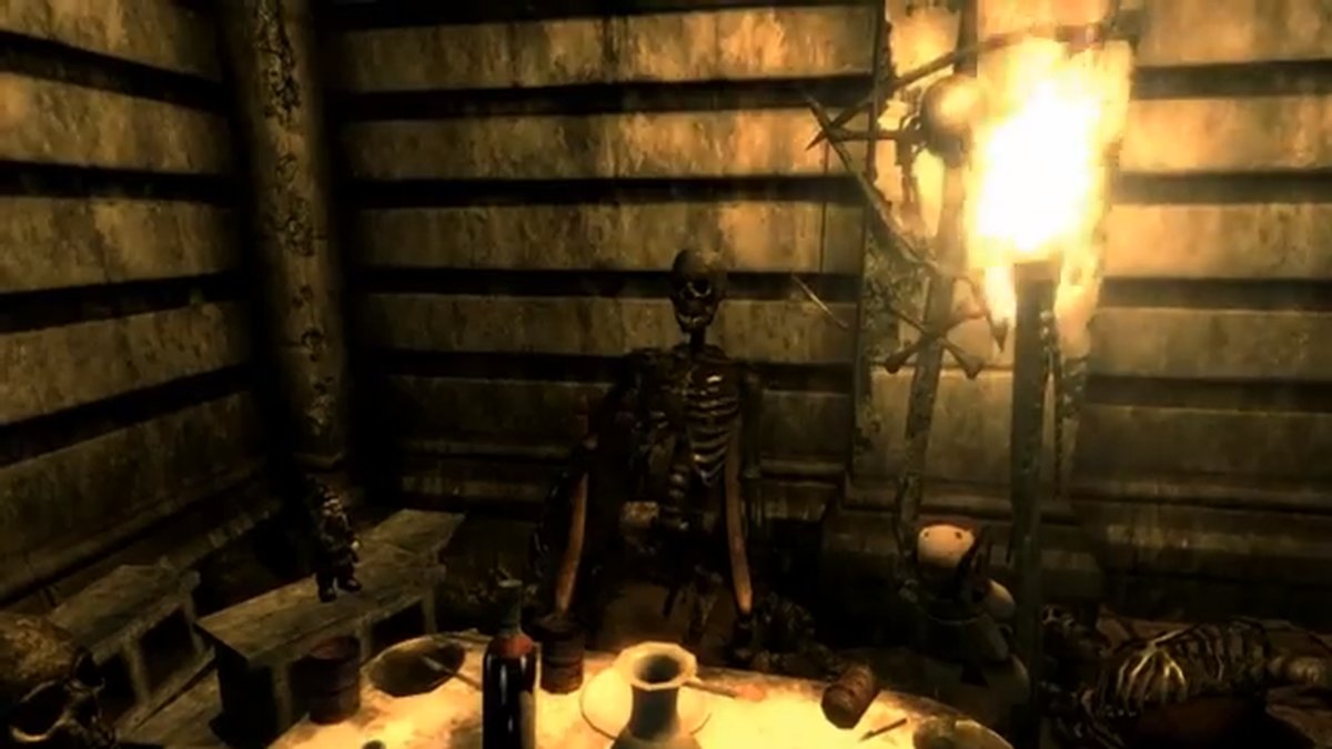 Den mystiska 0005b635 äter middag med ett skelett